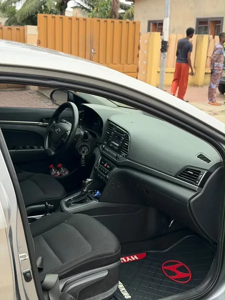 HYUNDAÏ ELANTRA 2017 — photo 3