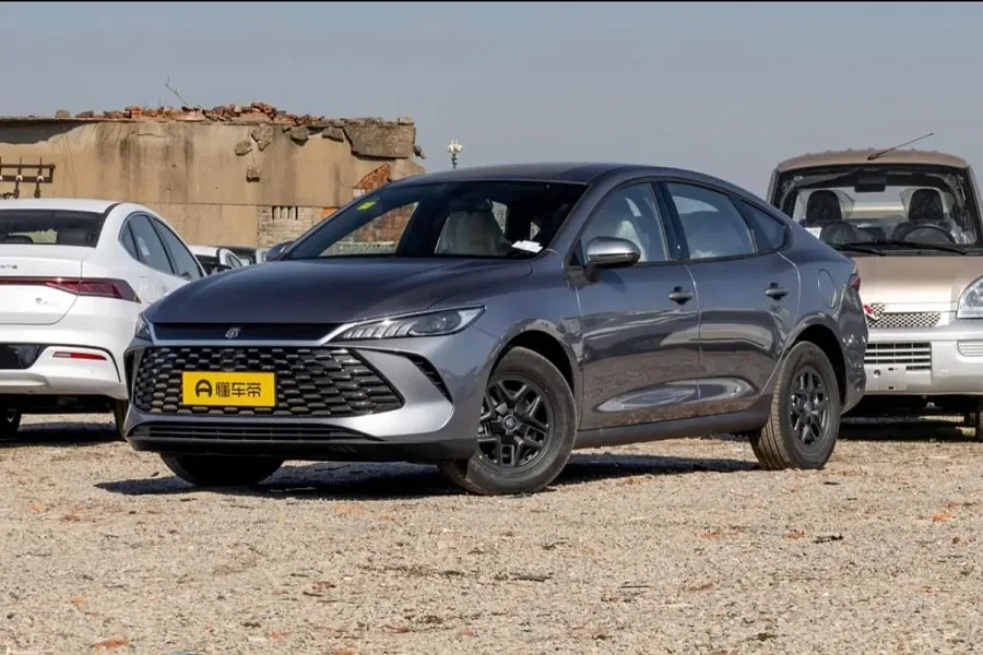 BYD Qin Plus DMI- i 2025  — couverture