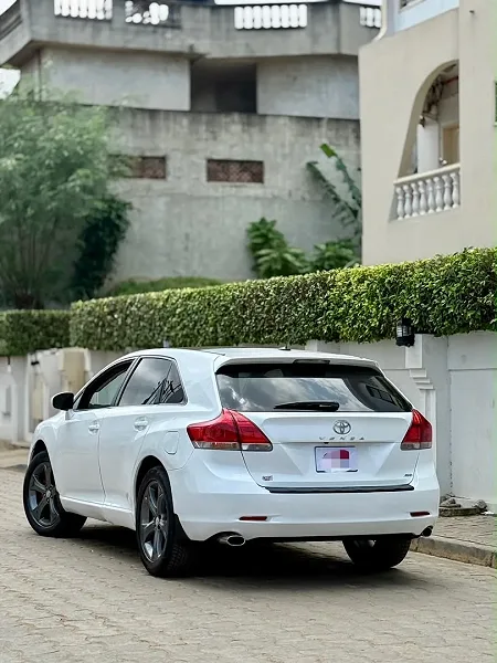 venza 2010 full options  — photo 3