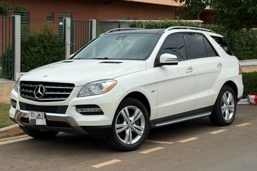 Mercedes ML350 2012 4Matic  — couverture